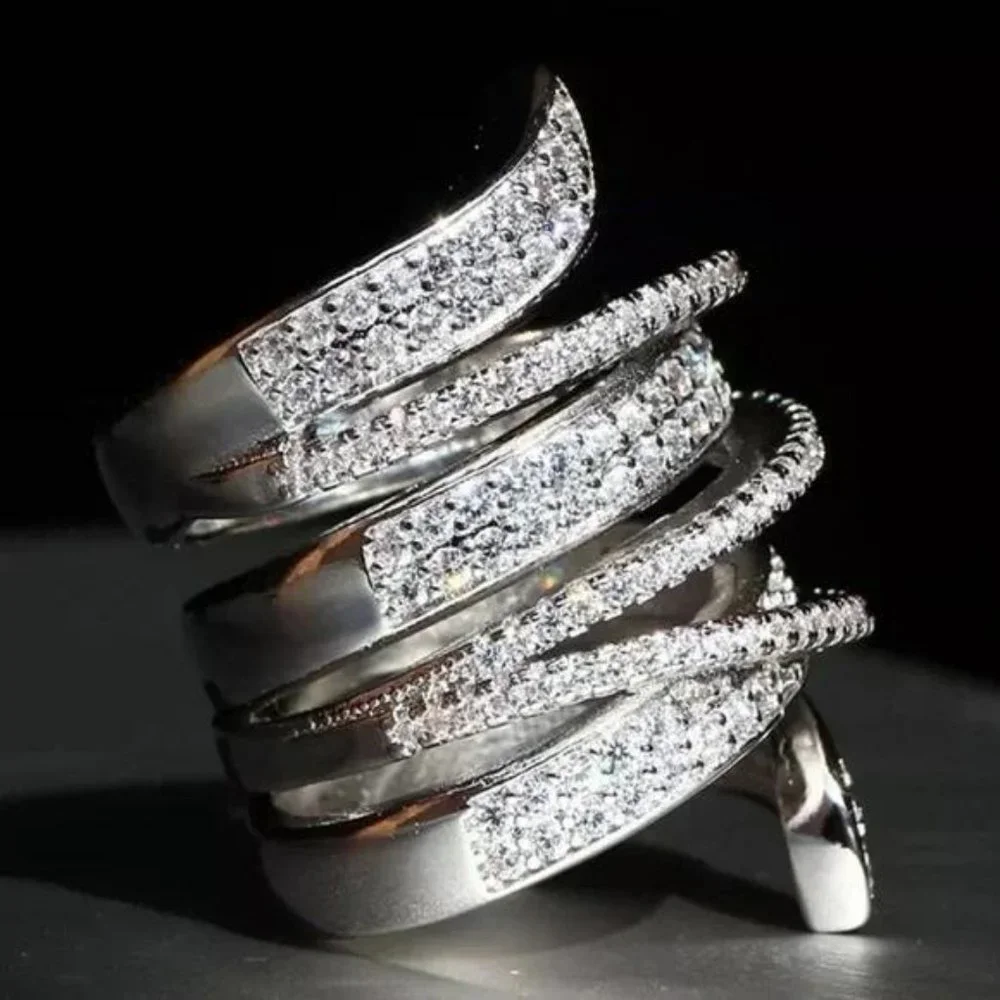 NEW 925 STERLING SILVER DIAMOND RING, BEAUTIFUL RING, SHINY RING. - Picture 5 of 5